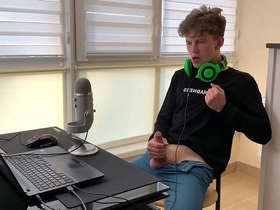 Young streamer on twitch jerking off after stream /big dick / monster cock