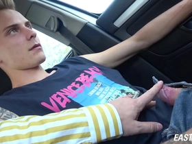 Handjon in the car