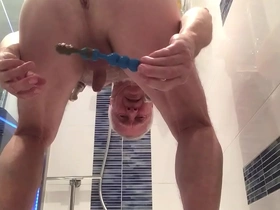Cleaning my asshole