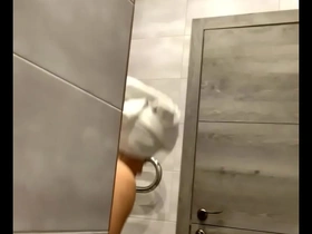 Ritafox washes and masturbates her pussy in the shower